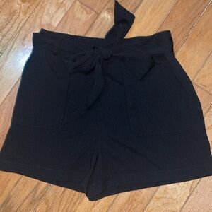 Super cute, but don’t fit me! High-rise paper bag waist shorts
